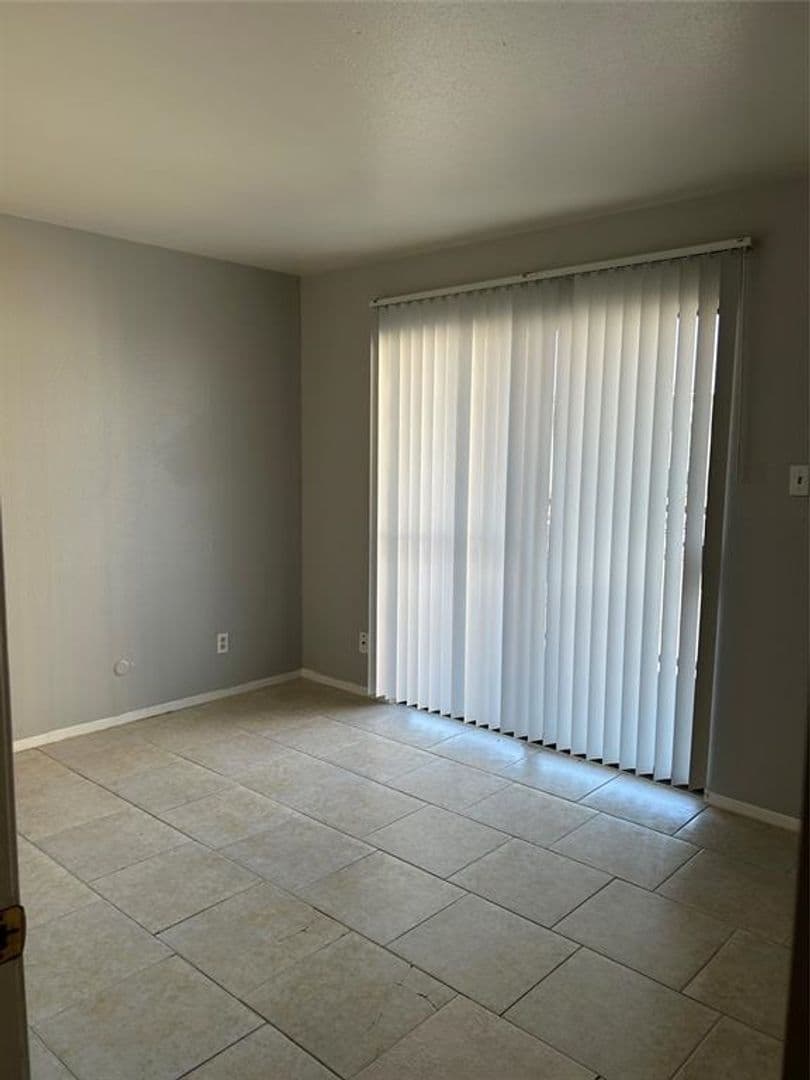Houston Condo: 206 Plaza Verde Dr