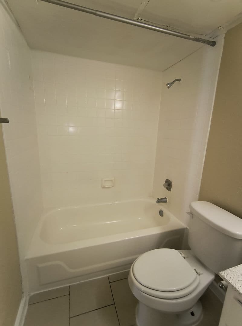 Houston Condo: 206 Plaza Verde Dr