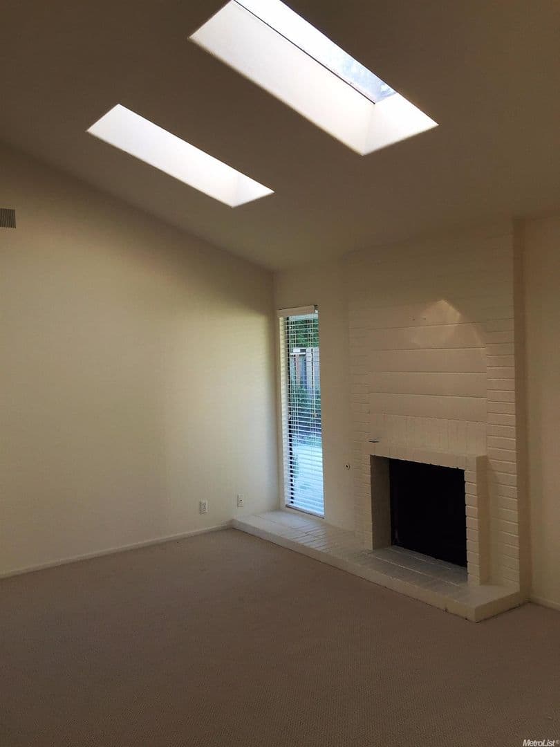 Stockton House: 2263 Lido Circle
