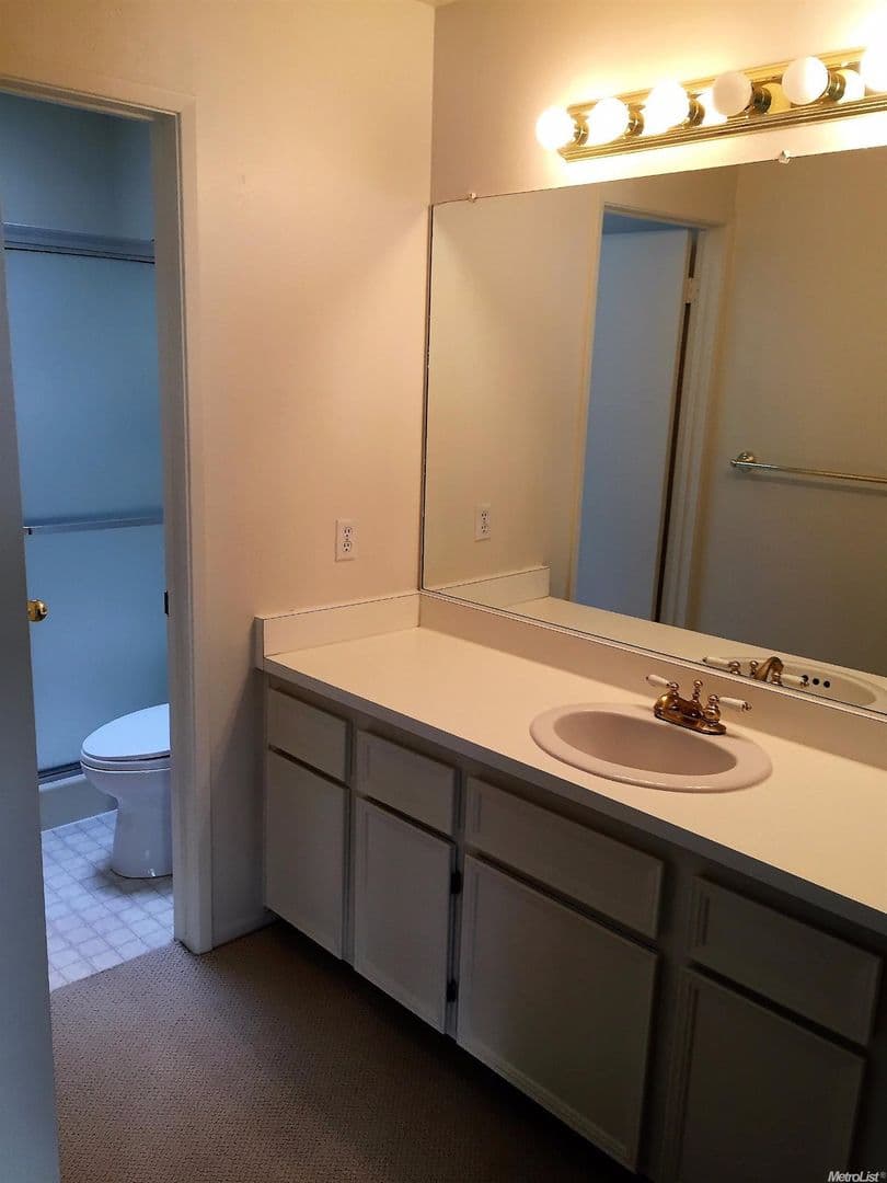 Stockton House: 2263 Lido Circle