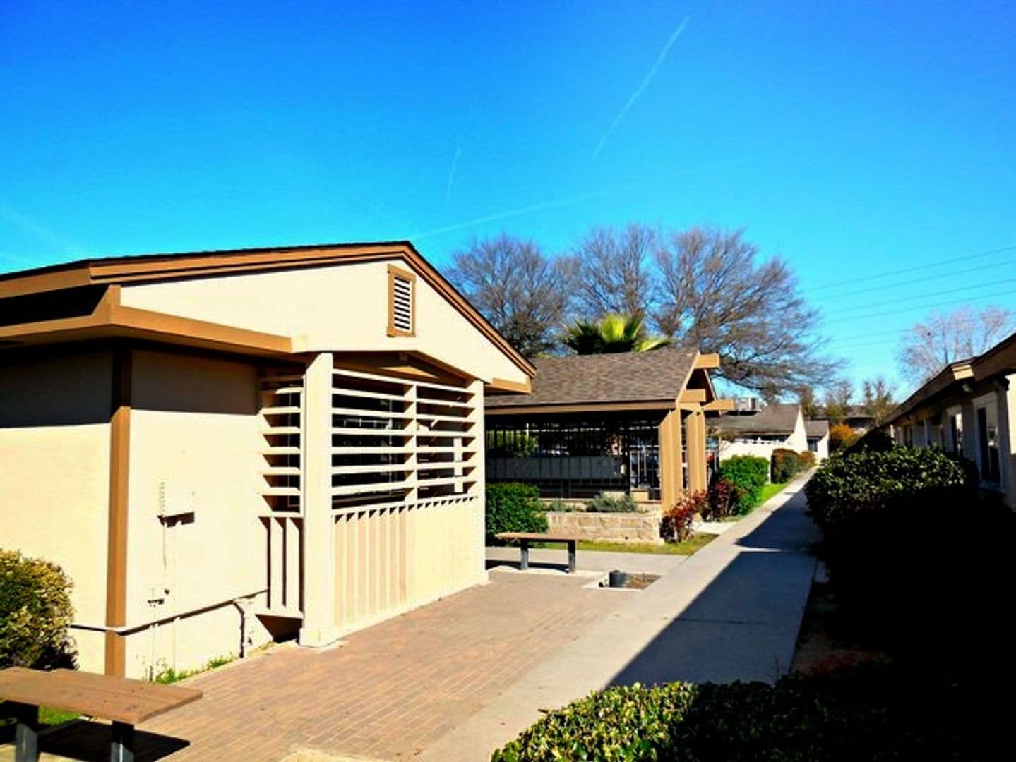 Fresno Apartment: 202 W. Dakota Ave. #109