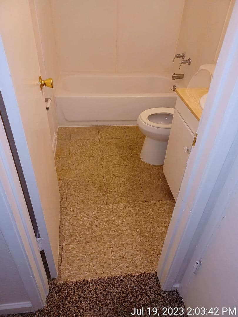 Fresno Apartment: 210 W Dakota, Ave #B