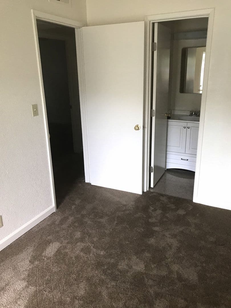 Fresno Apartment: 216 W. Dakota Ave. #D