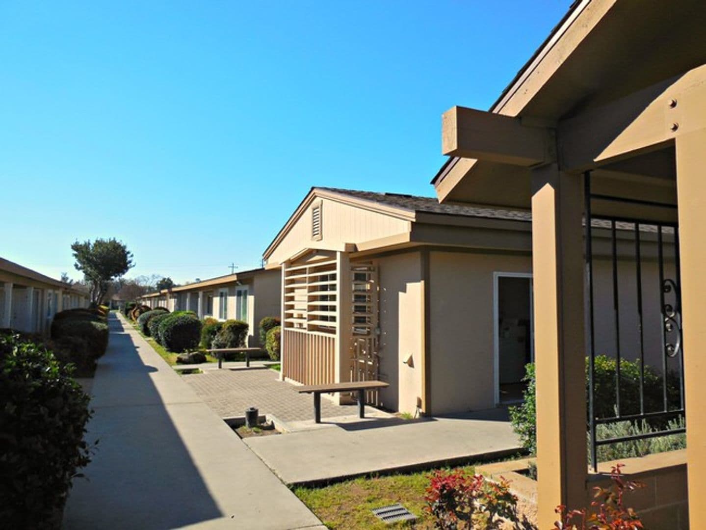 Fresno Apartment: 216 W. Dakota Ave. #D