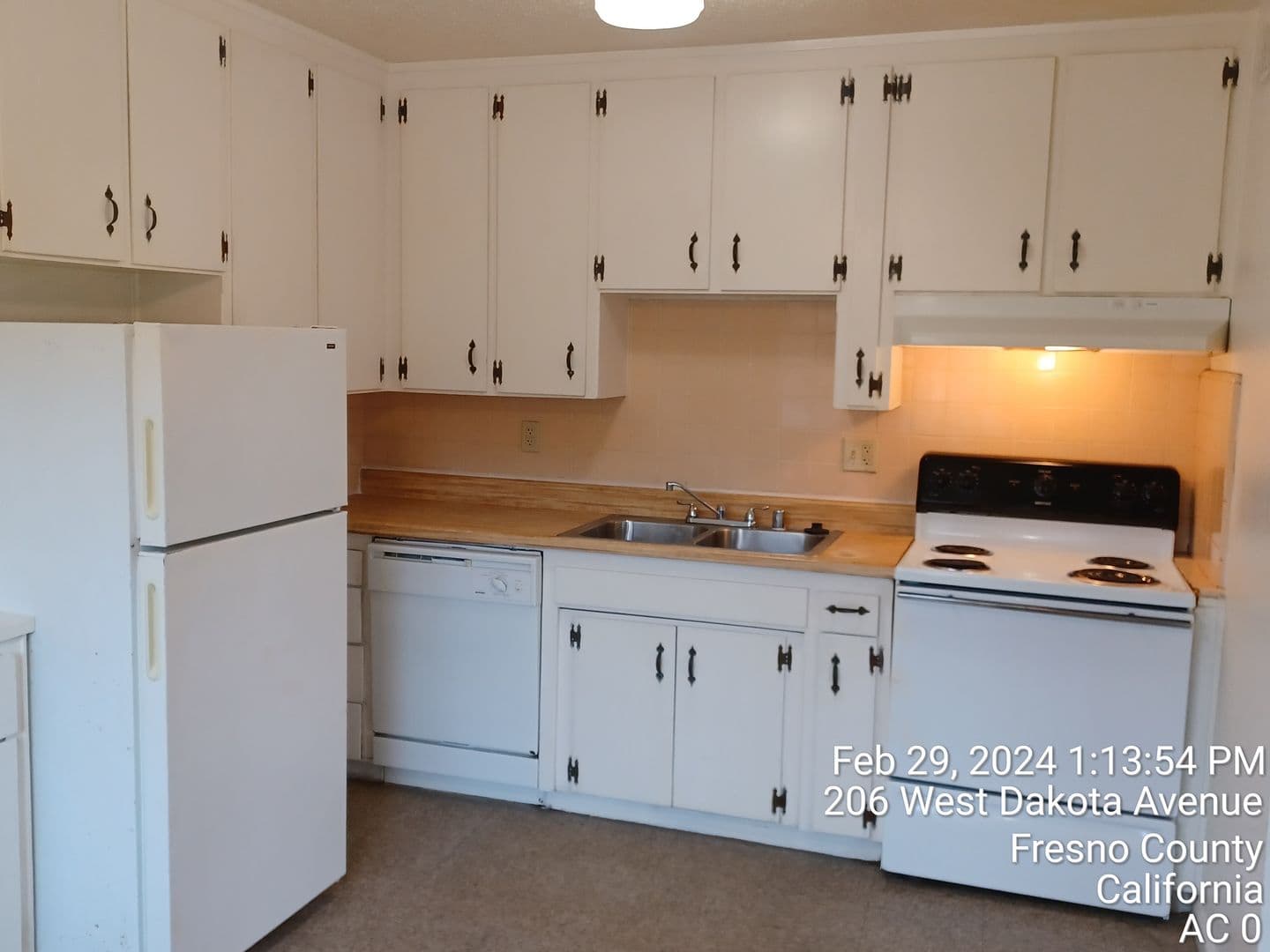 Fresno Apartment: 216 W. Dakota Ave. #D