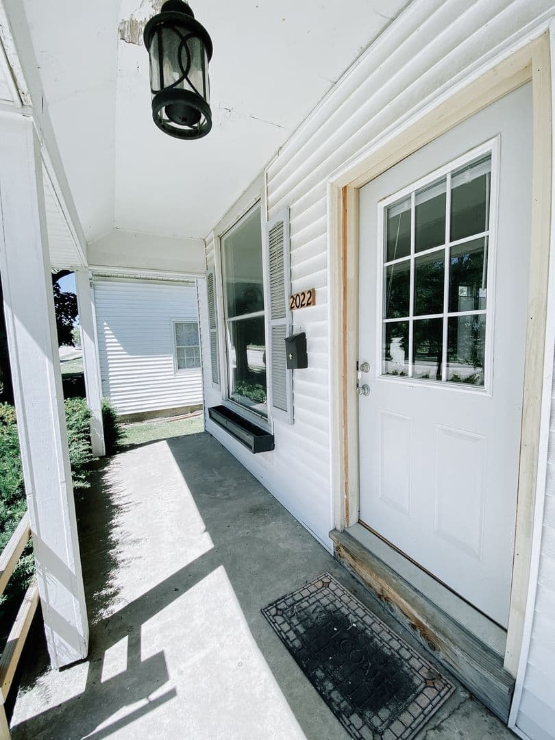 Lafayette House: 2022 Scott Street