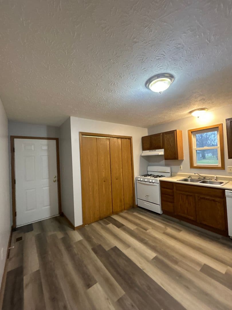 Crawfordsville Apartment: Cornerstone Apartement