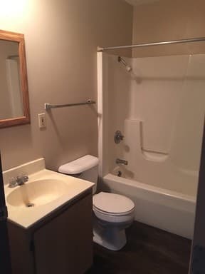 Veedersburg Apartment: 414 W Harrison Street