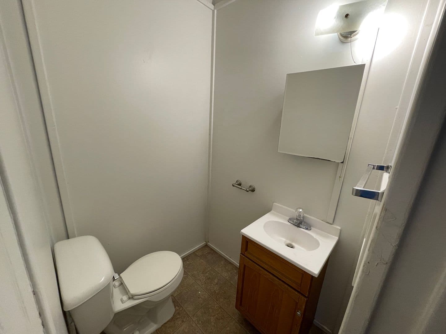 Lafayette Apartment: 1723 Greenbush Street