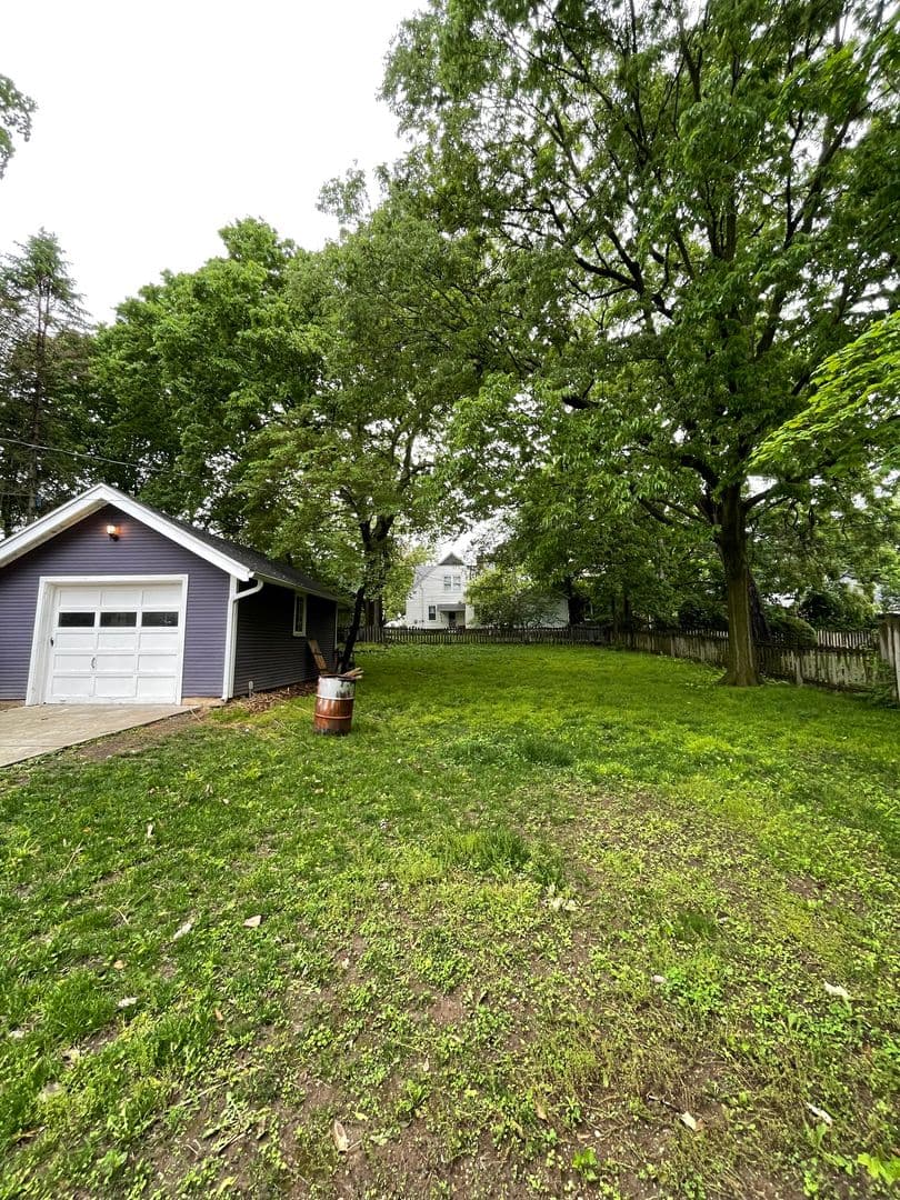 West Lafayette House: 204 Dehart Street