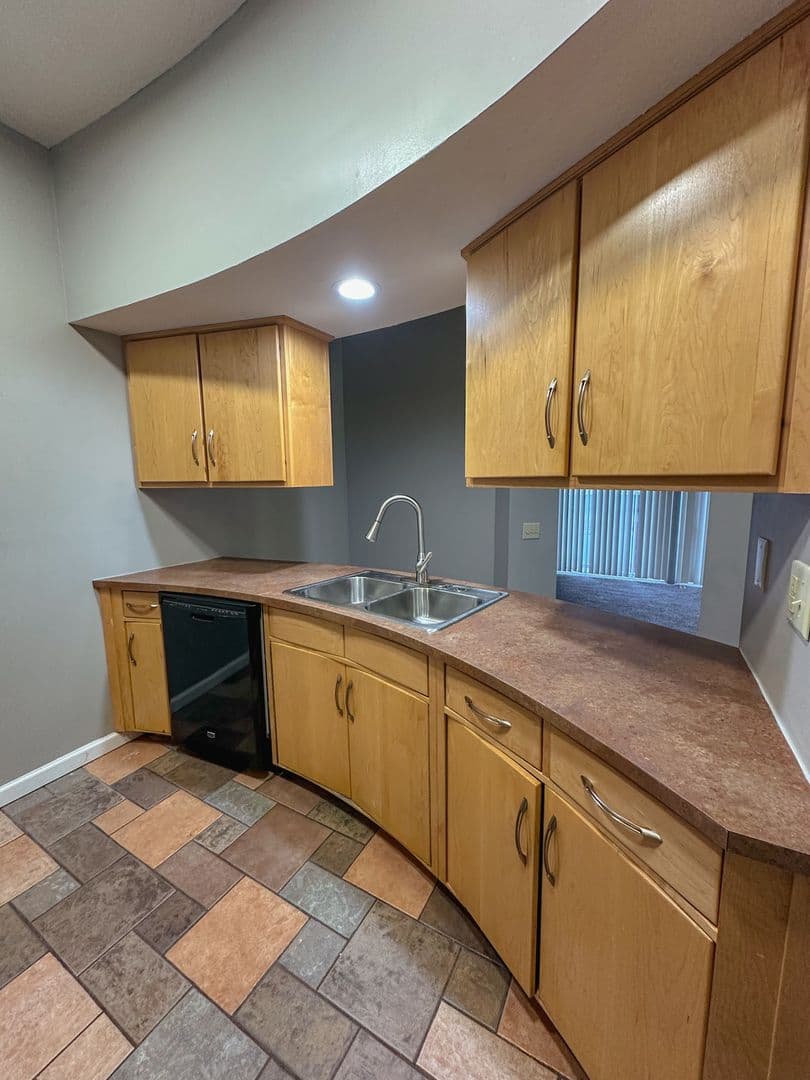 Lafayette Condo: 511 Columbia Street