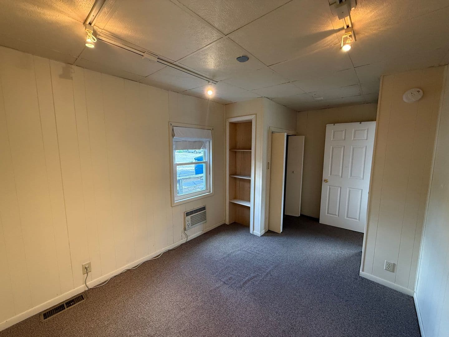 West Lafayette Apartment: 933 Robinson St