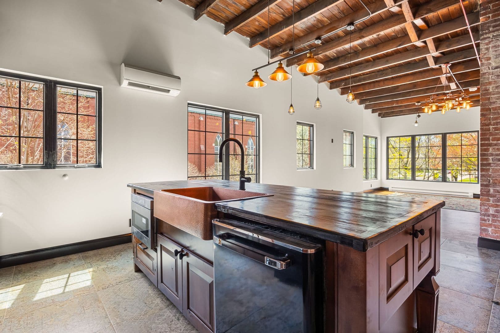 Lafayette Apartment: 400 N 9th Street