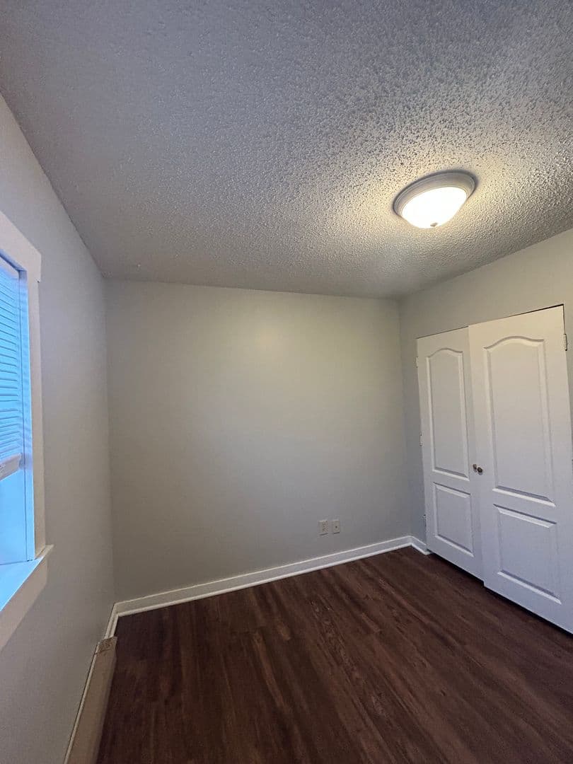 Lafayette Apartment: 710 - 712 North 18th Street