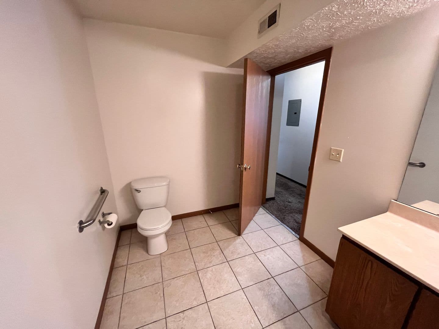 Lafayette Apartment: 915 N 6th Street