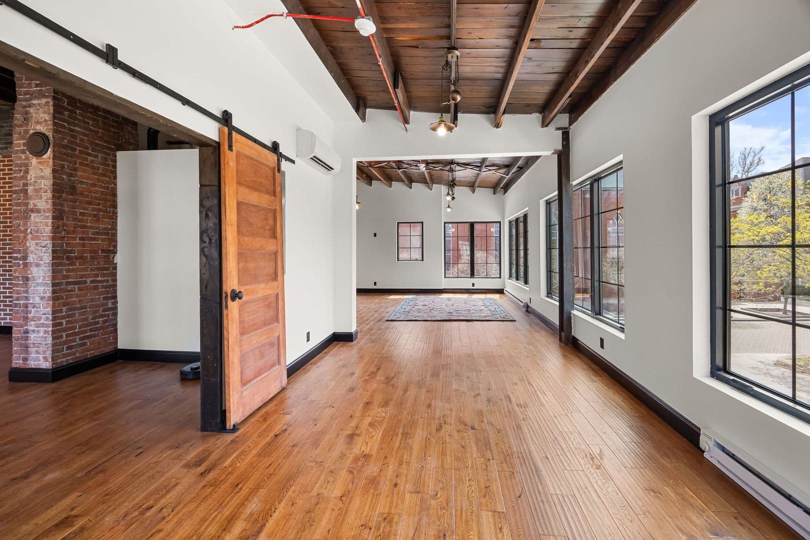 Lafayette Apartment: 400 N 9th Street