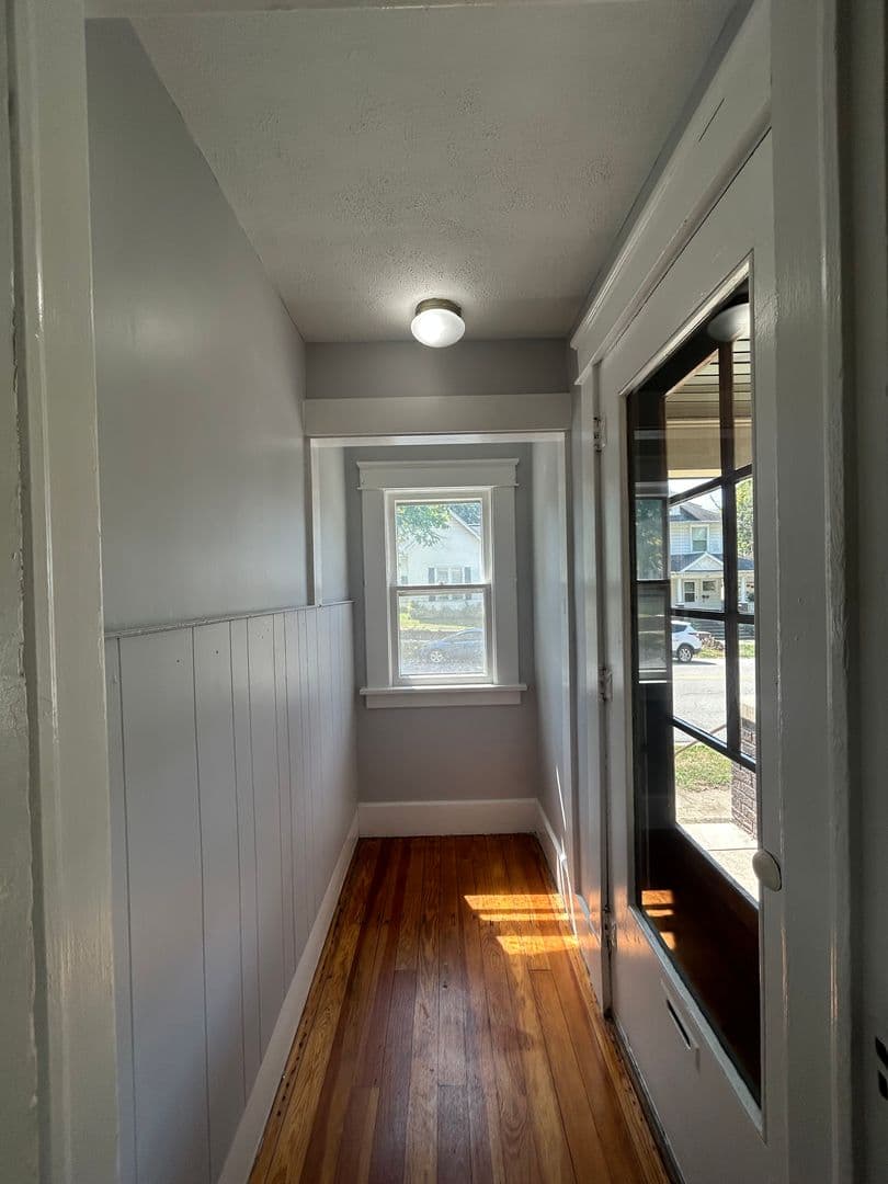 Crawfordsville Apartment: 616-618 W Pike Street