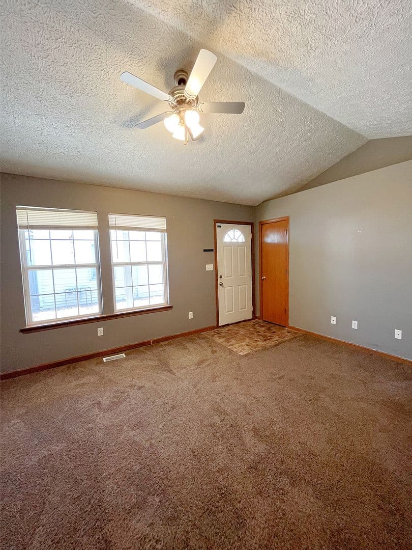 Lafayette Apartment: 2012 Scott Street