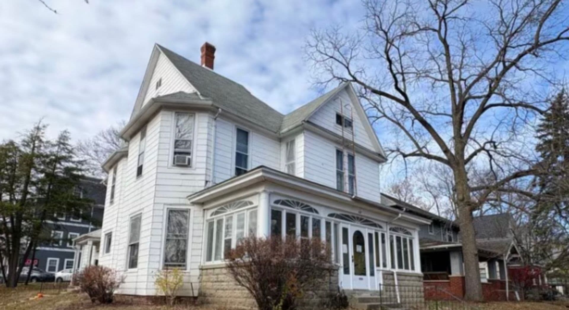 West Lafayette House: 401 N Salisbury