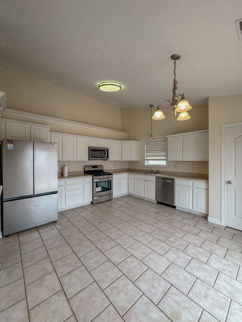 West Lafayette House: 1414 Crusade Drive