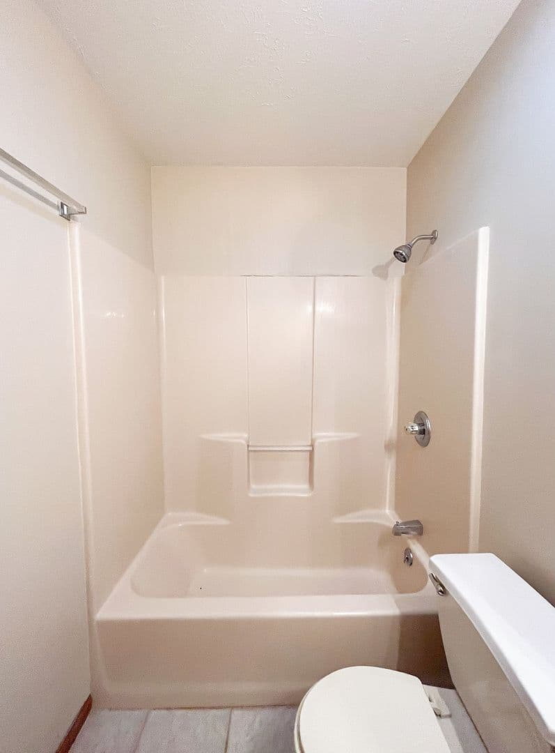 Lafayette House: 3520 Thornhill Circle E