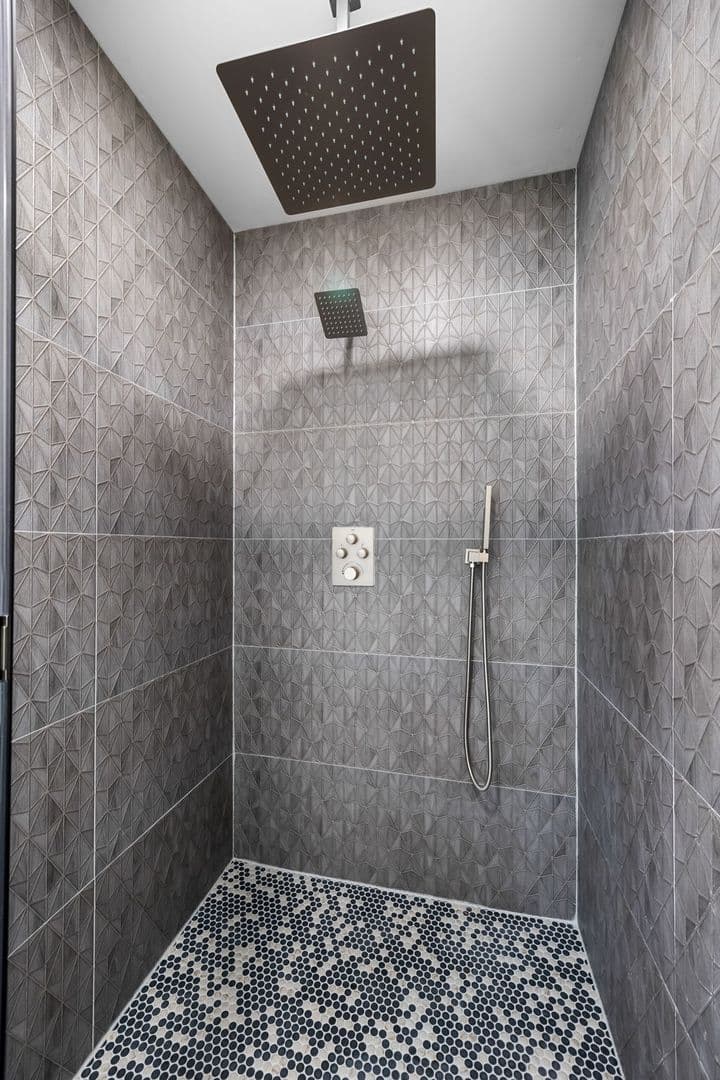 Lafayette Apartment: 400 N 9th Street
