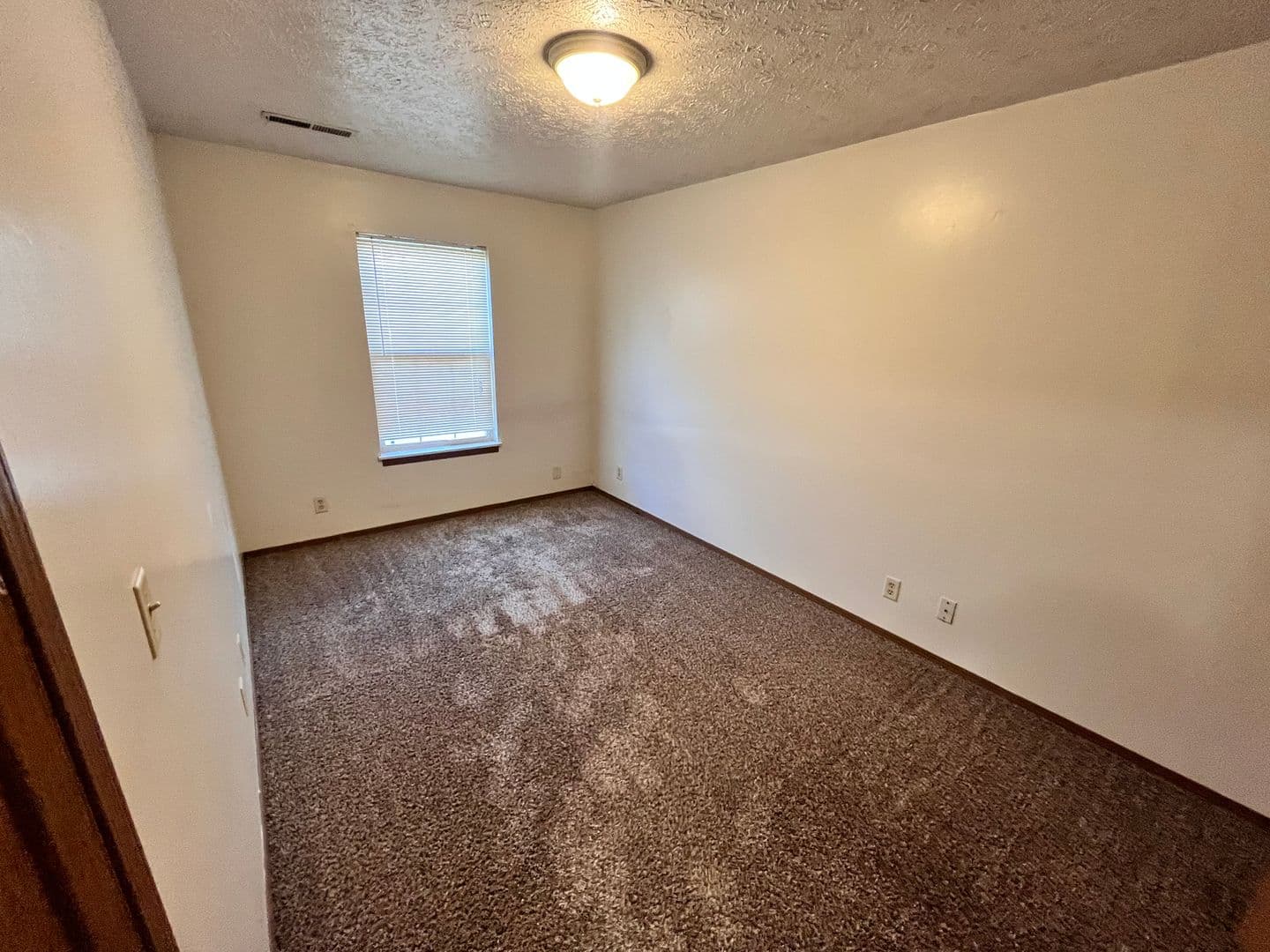 Lafayette Apartment: 915 N 6th Street