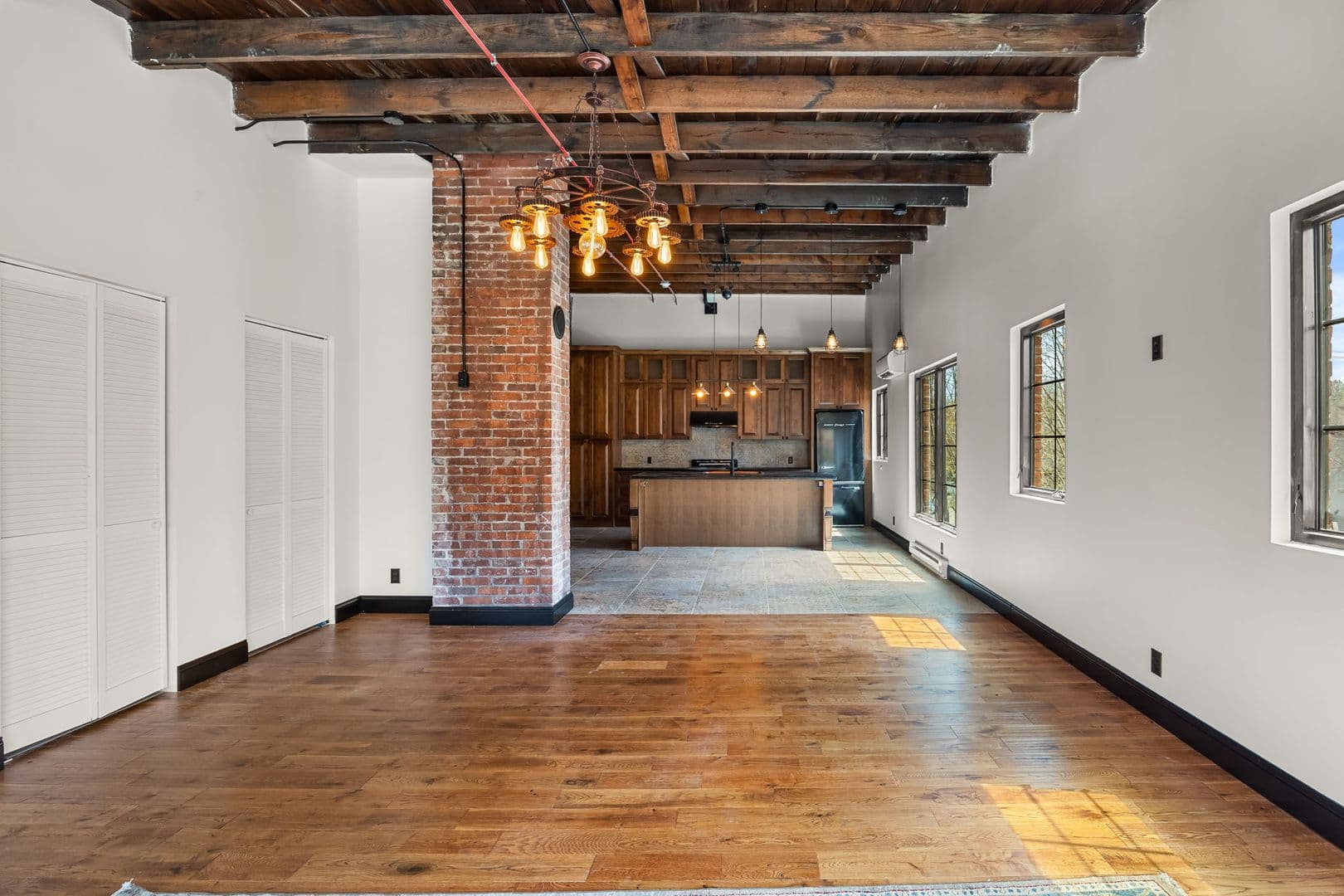 Lafayette Apartment: 400 N 9th Street