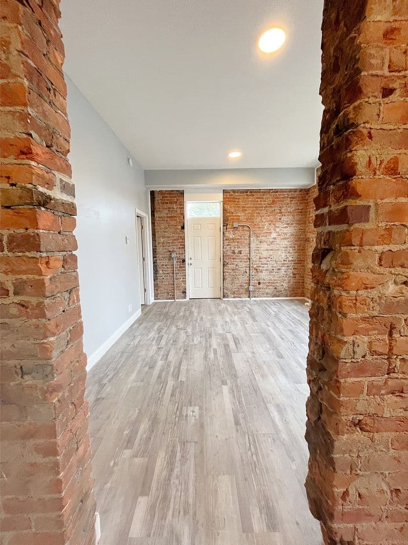 Lafayette Apartment: 524 N 5th Street