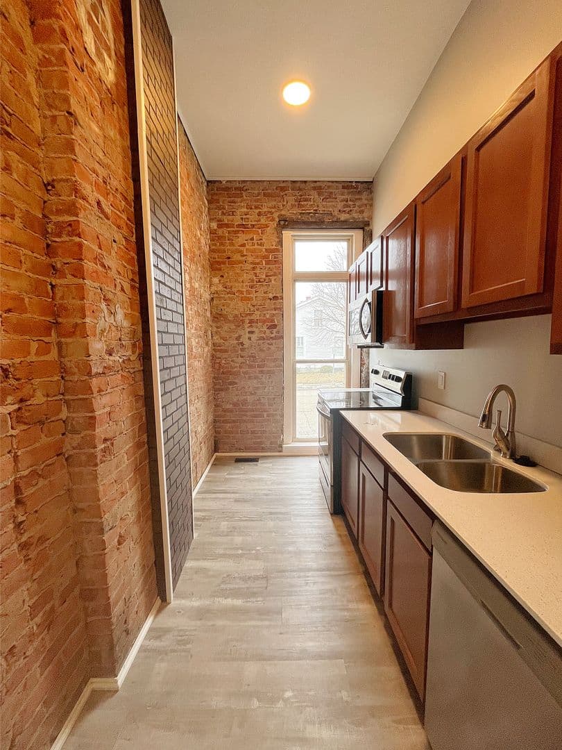 Lafayette Apartment: 524 N 5th Street