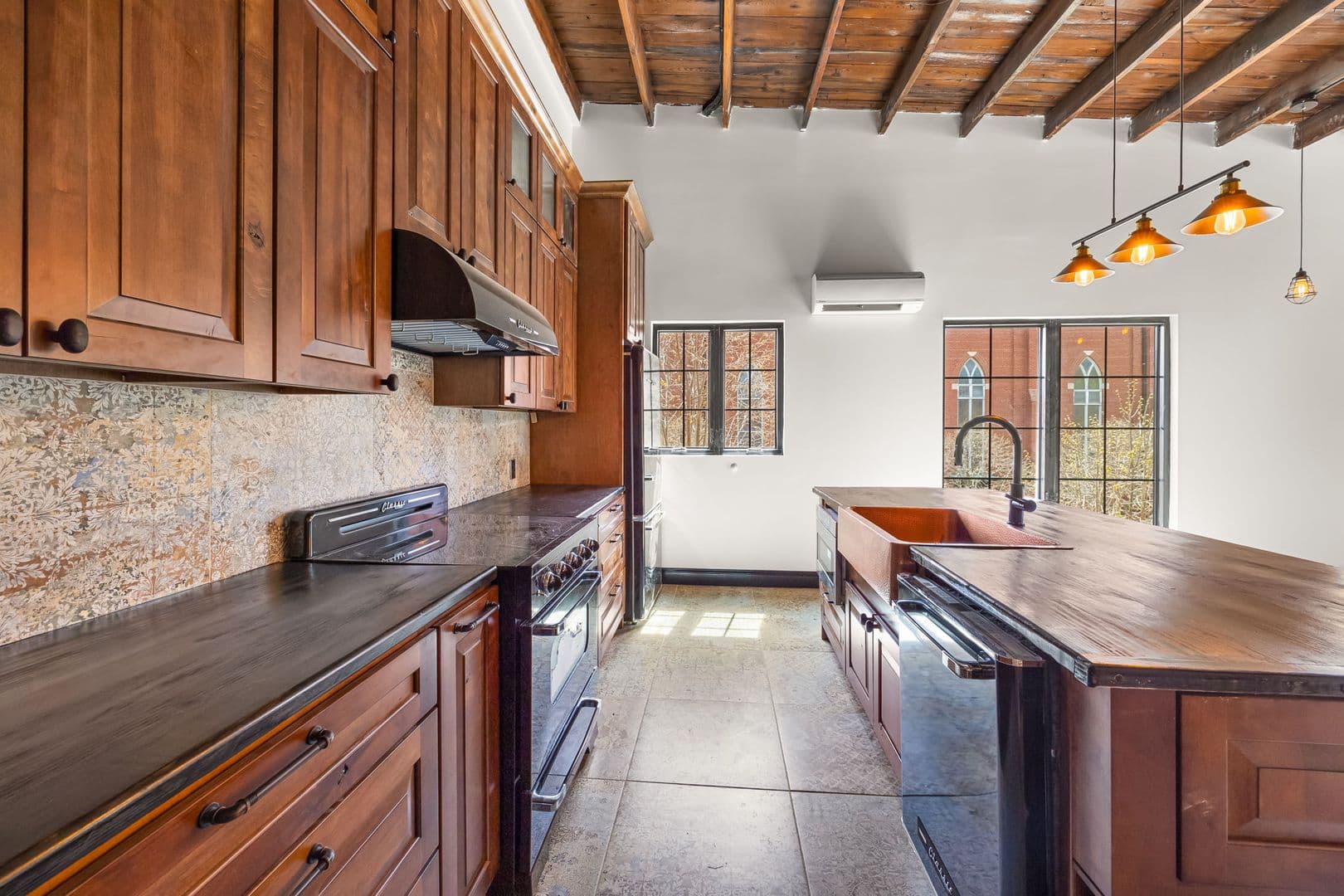 Lafayette Apartment: 400 N 9th Street