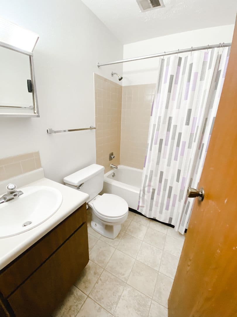 Fowler Apartment: 805-811 E 10th Street