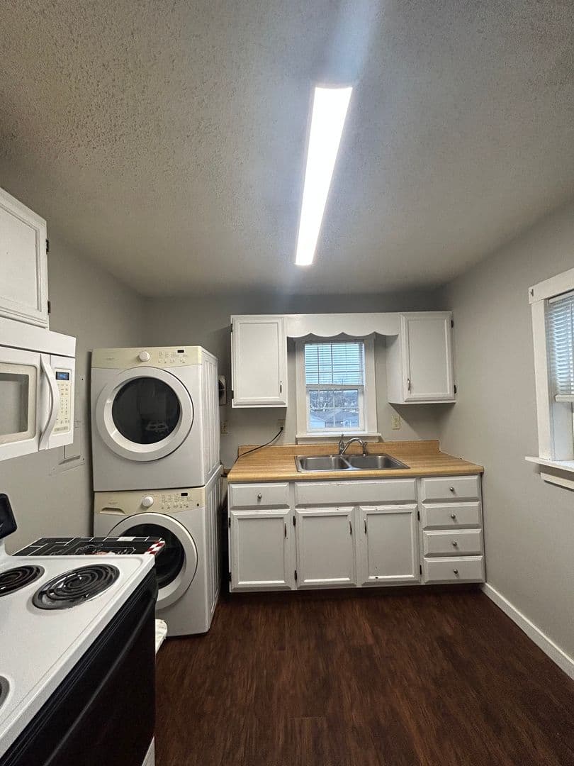 Lafayette Apartment: 710 - 712 North 18th Street