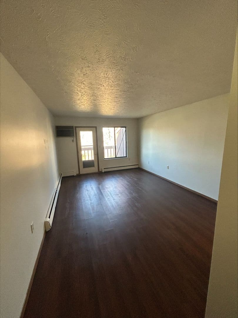 Boswell Apartment: 308 S Dana Street