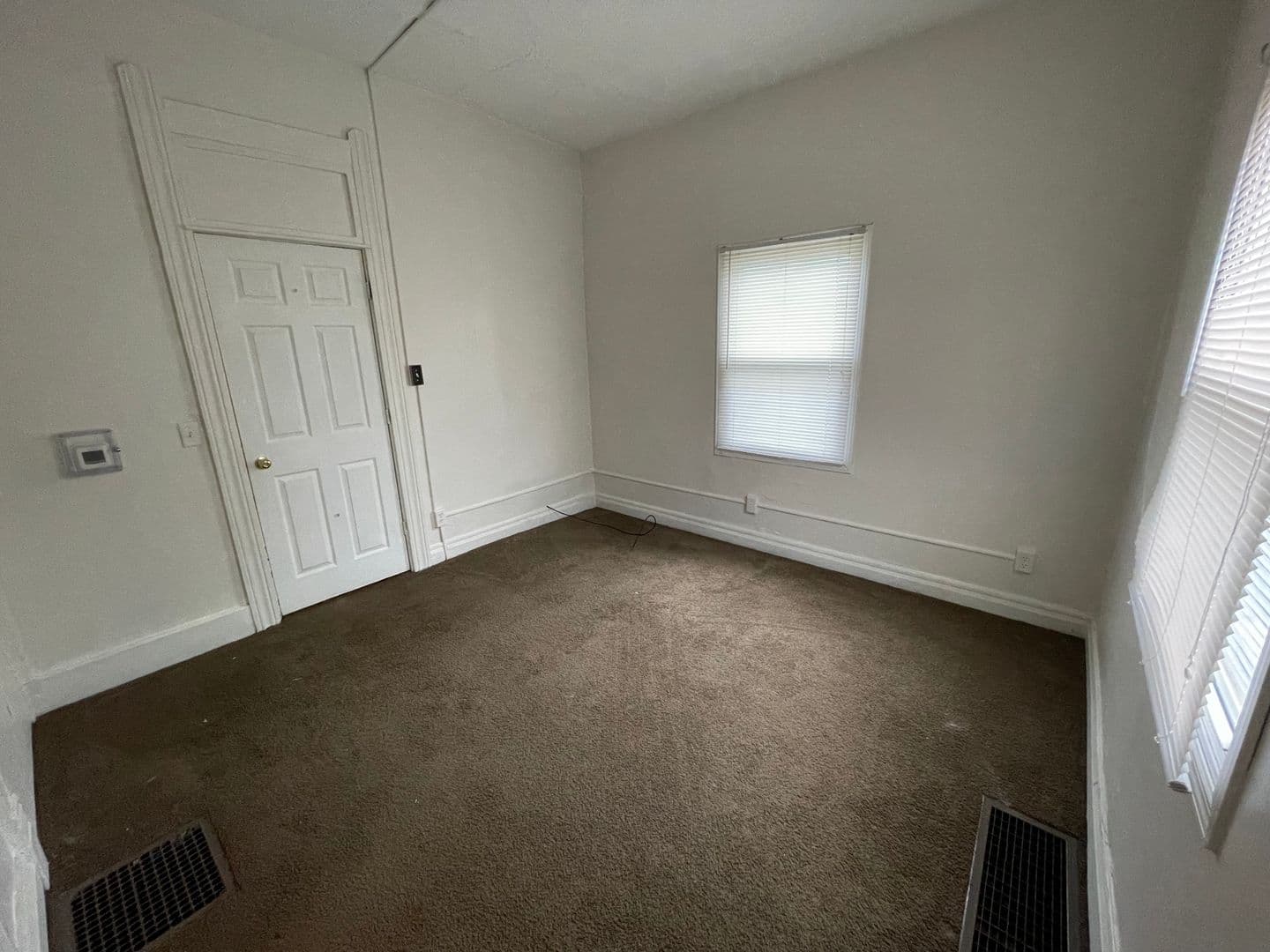 Lafayette Apartment: 1723 Greenbush Street