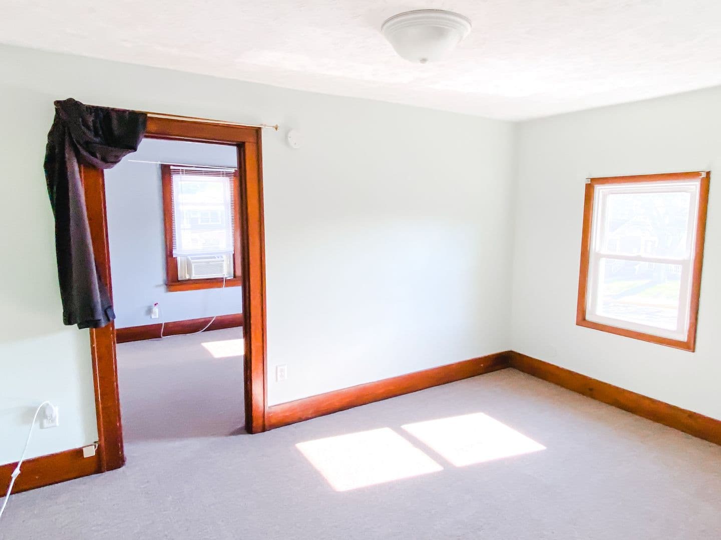West Lafayette Apartment: 933 Robinson St