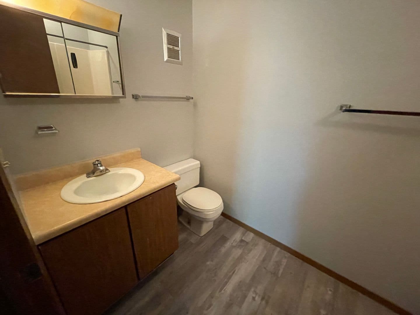 Boswell Apartment: 308 S Dana Street