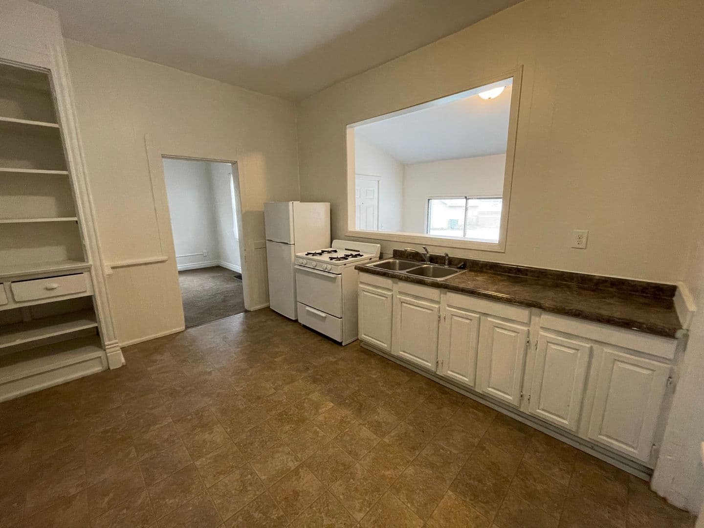 Lafayette Apartment: 1723 Greenbush Street