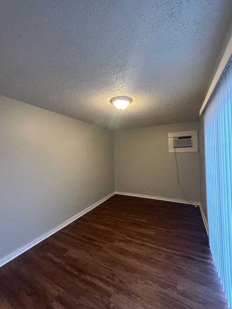 Lafayette Apartment: 710 - 712 North 18th Street