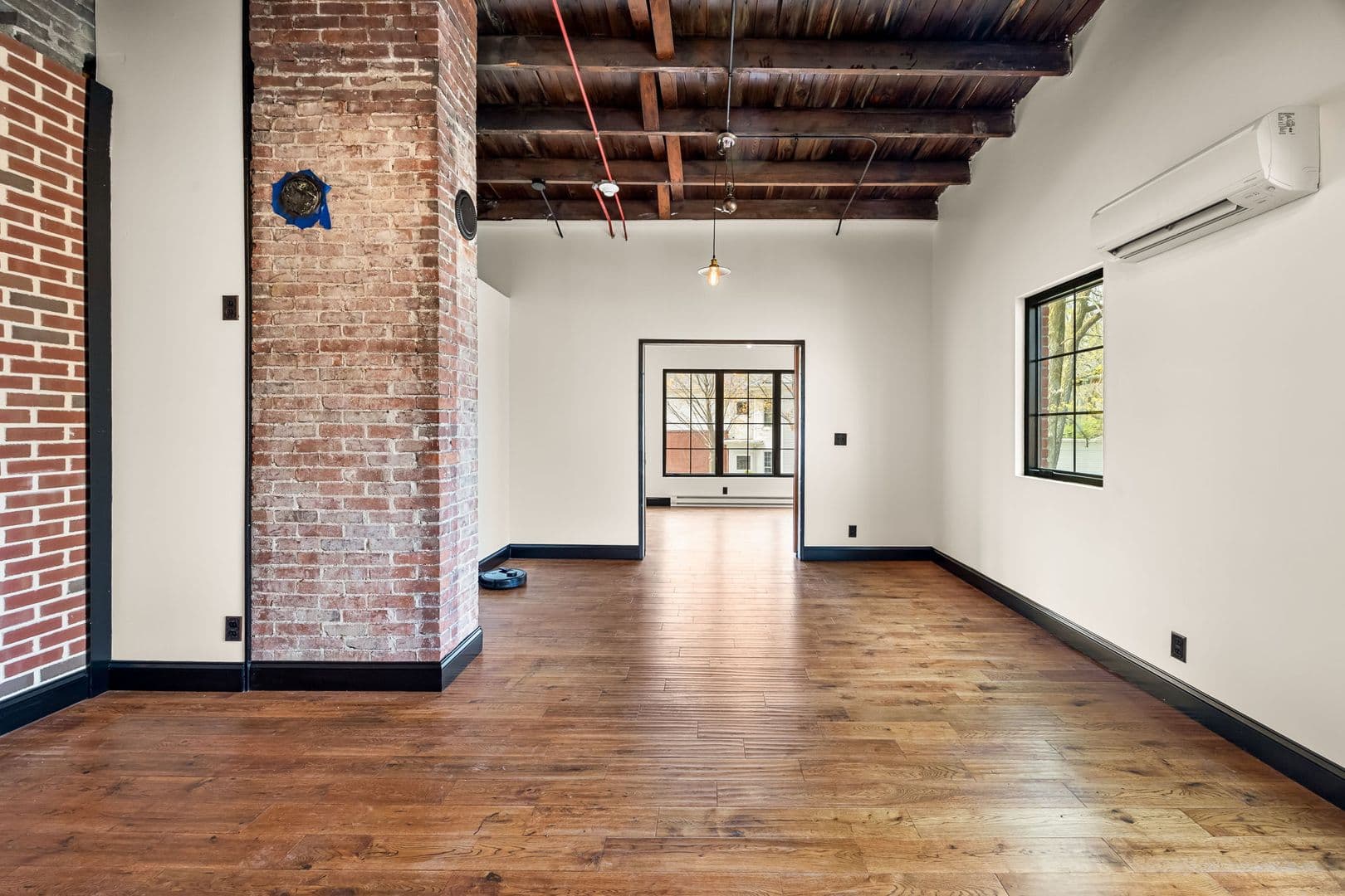 Lafayette Apartment: 400 N 9th Street
