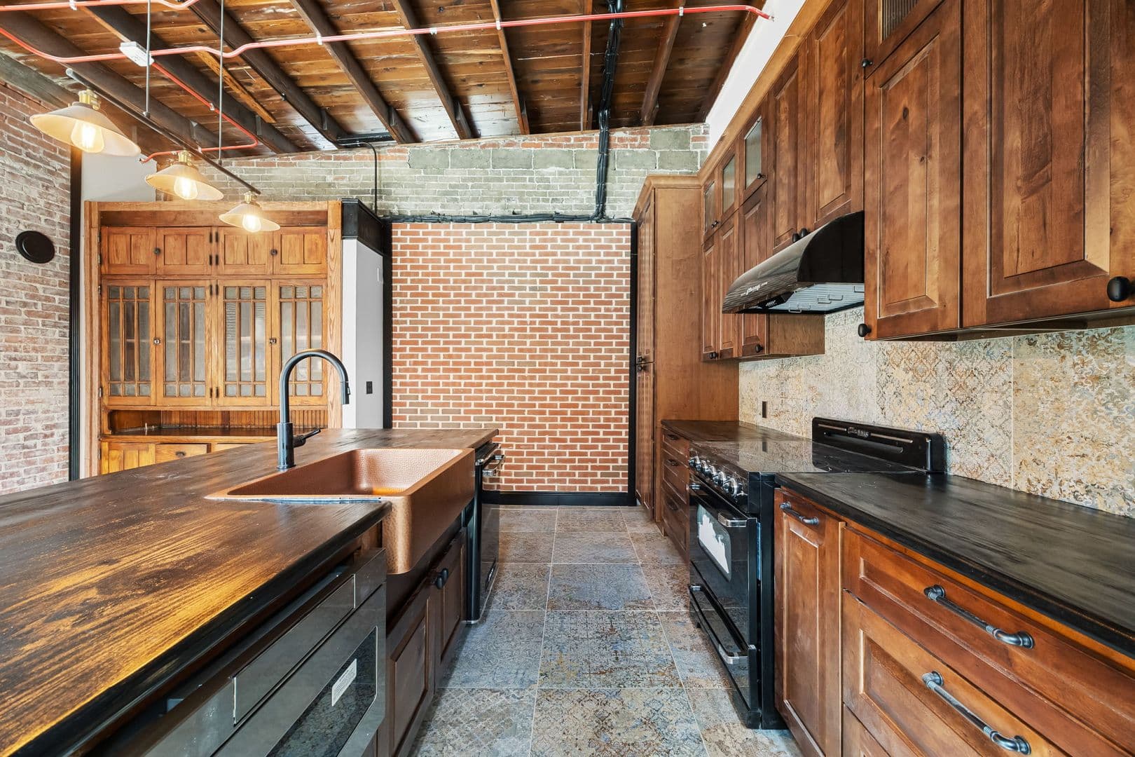 Lafayette Apartment: 400 N 9th Street