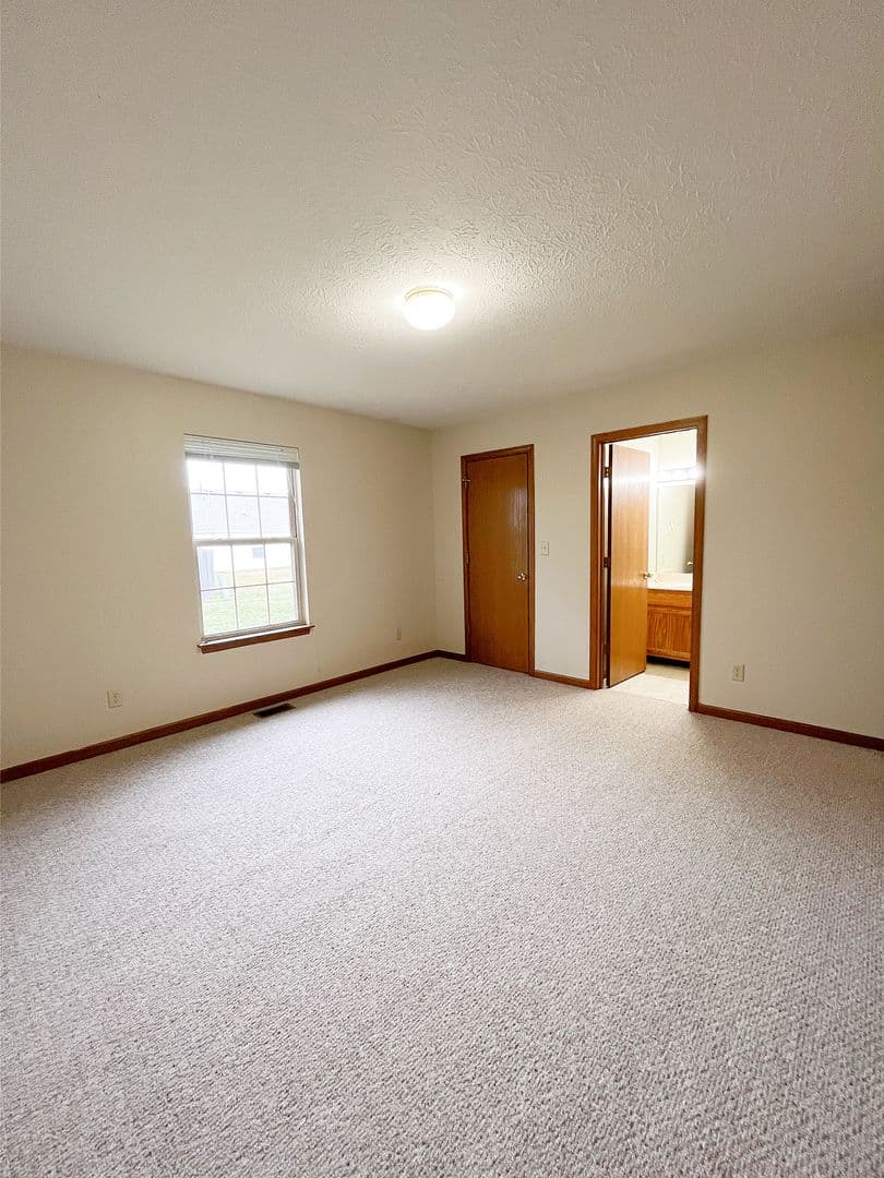 Lafayette House: 3520 Thornhill Circle E