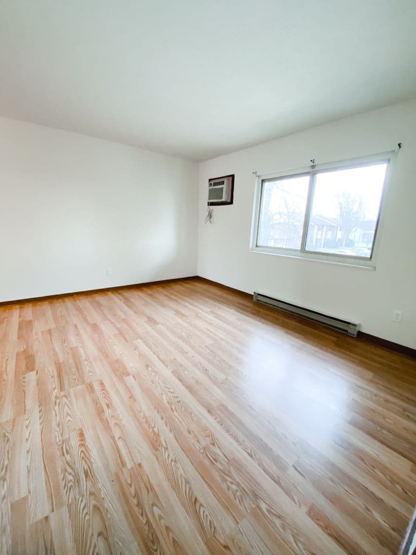 Fowler Apartment: 805-811 E 10th Street
