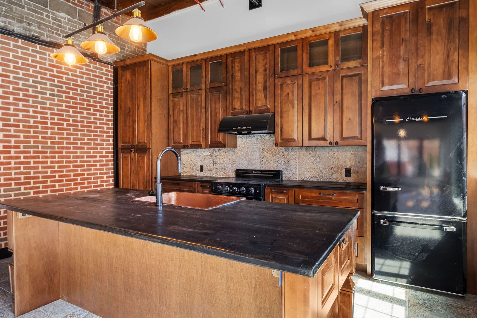Lafayette Apartment: 400 N 9th Street