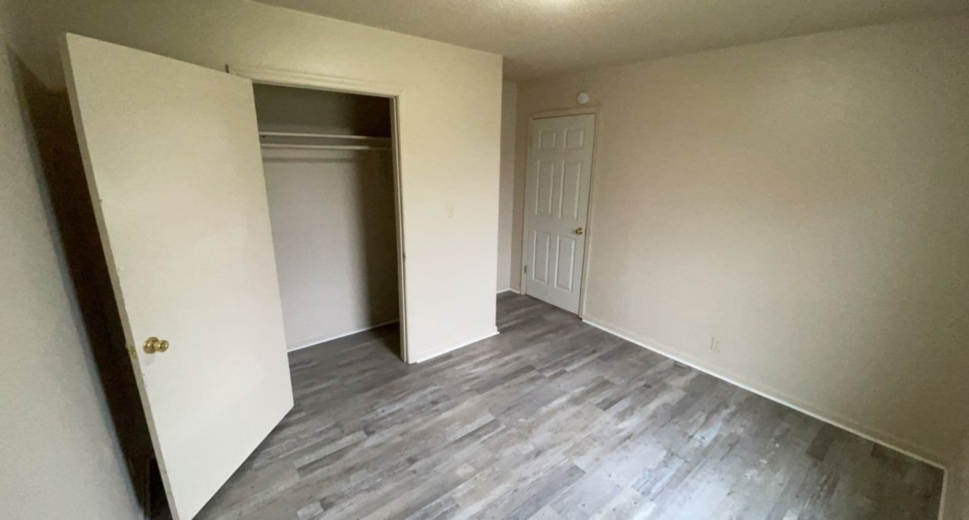 Veedersburg Apartment: 209 Liberty St