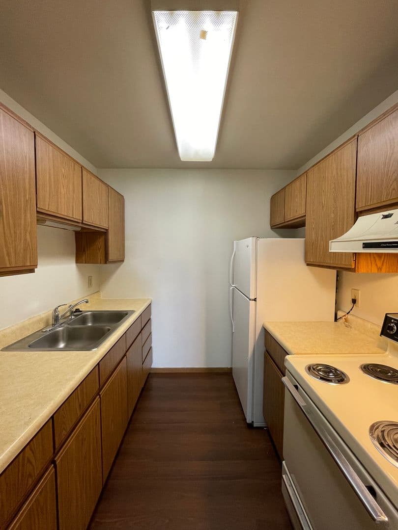 Boswell Apartment: 308 S Dana Street