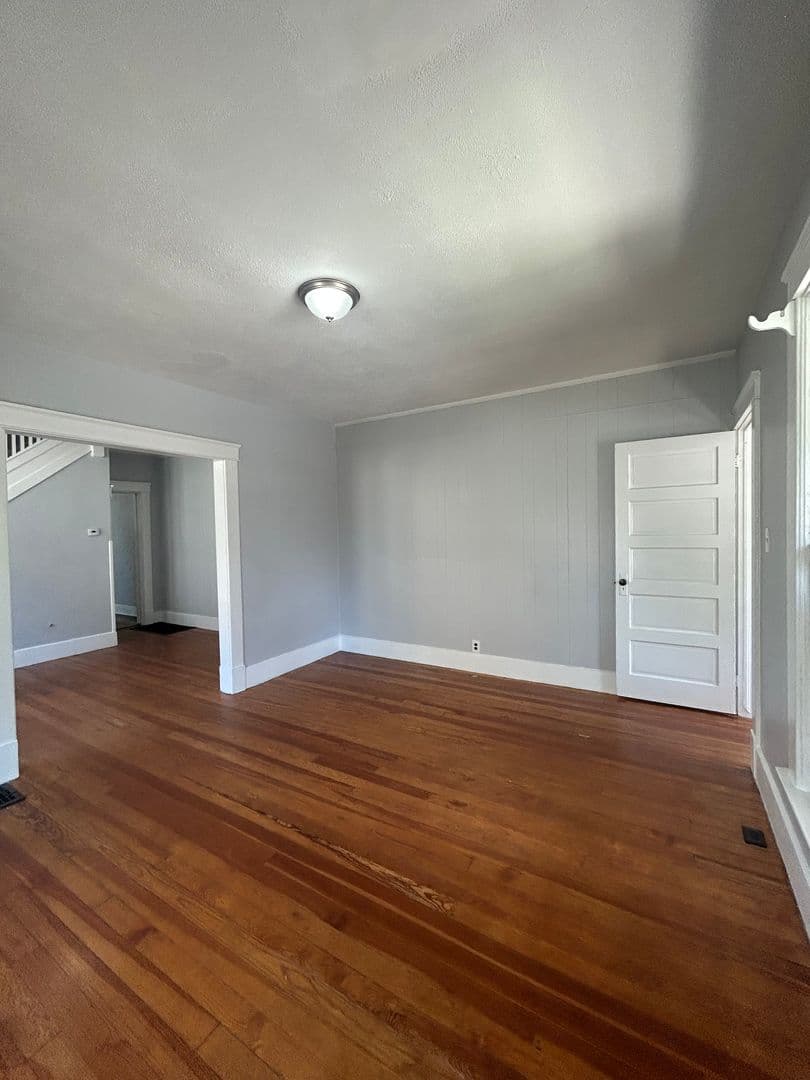 Crawfordsville Apartment: 616-618 W Pike Street