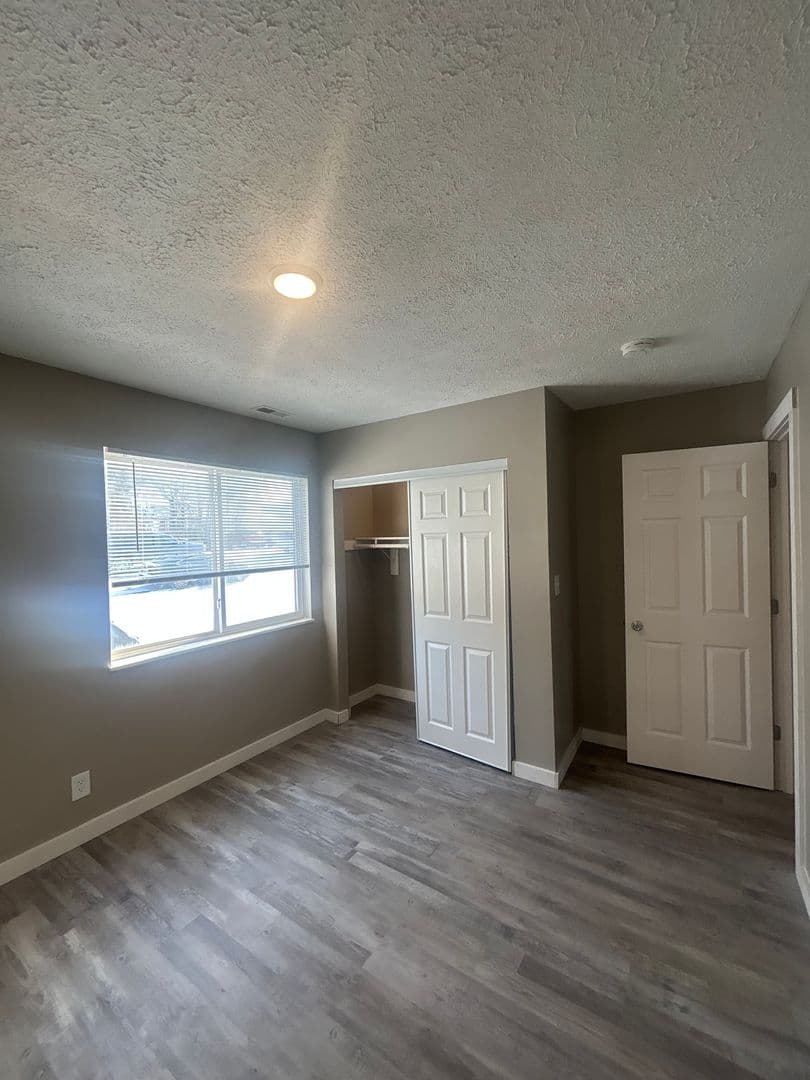 Lafayette Apartment: 923 - 925 North 8th Street
