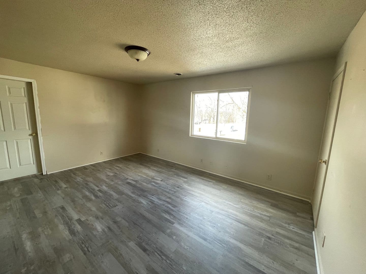 Veedersburg Apartment: 209 Liberty St