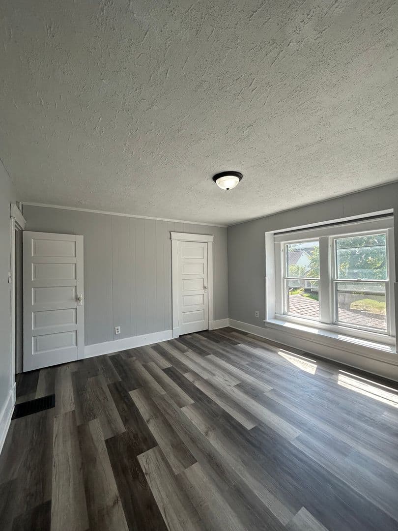 Crawfordsville Apartment: 616-618 W Pike Street
